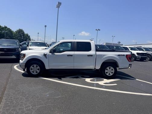Oxford White 2022 Ford F-150 XLT