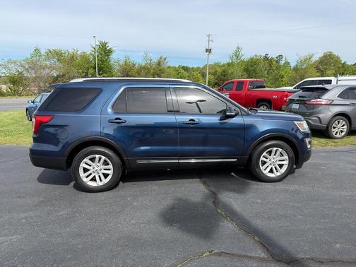 Blue Jeans Metallic 2016 Ford Explorer XLT