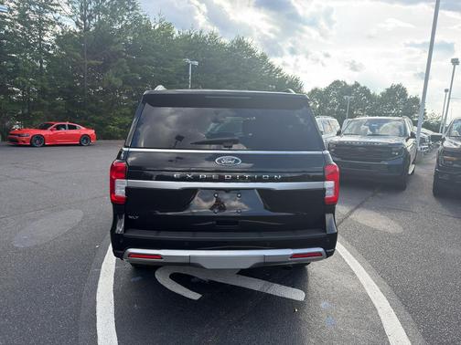 Agate Black Metallic 2024 Ford Expedition XLT