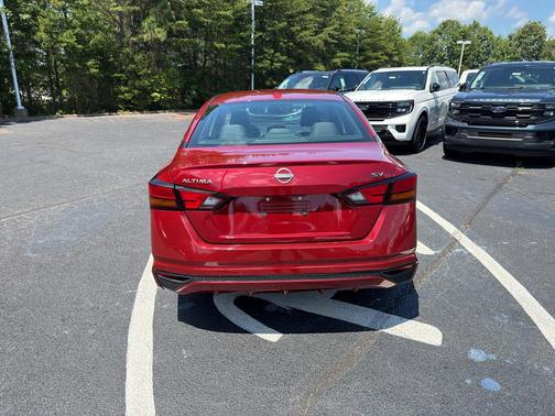 Scarlet Ember 2024 Nissan Altima 2.5 SV
