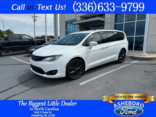 Bright White Clearcoat 2020 Chrysler Pacifica Touring L