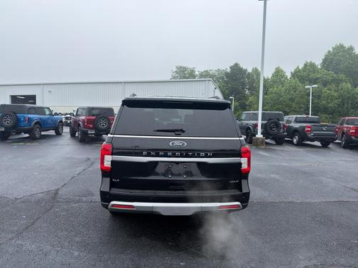 Agate Black Metallic 2024 Ford Expedition Max XLT