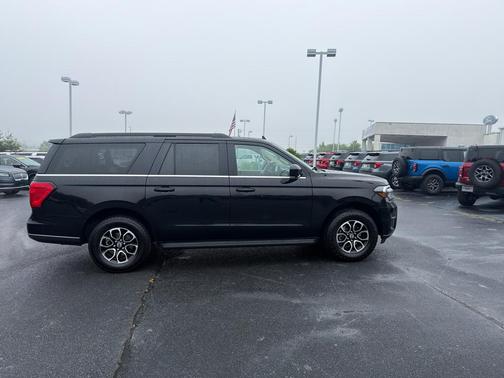 Agate Black Metallic 2024 Ford Expedition Max XLT