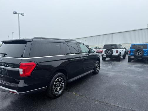 Agate Black Metallic 2024 Ford Expedition Max XLT