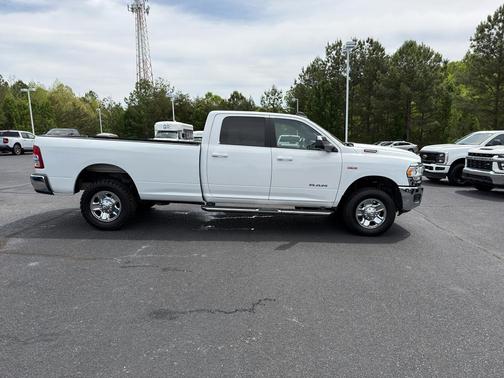 Bright White Clearcoat 2021 RAM 2500 Big Horn Crew Cab 4x4 8' Box