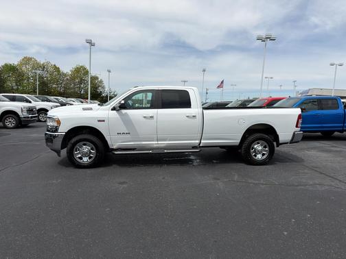 Bright White Clearcoat 2021 RAM 2500 Big Horn Crew Cab 4x4 8' Box