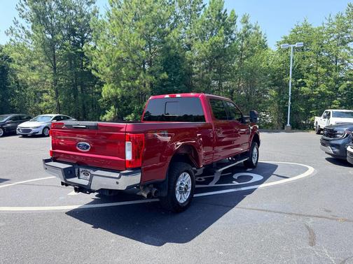 Ruby Red Metallic Tinted Clearcoat 2018 Ford F-250 Lariat