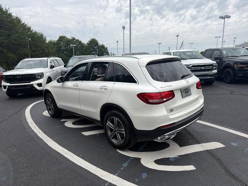 designo Diamond White Metallic 2017 Mercedes-Benz GLC 300 4MATIC