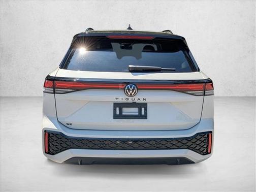 sandstone 2026 Volkswagen Tiguan 2.0T SE R-Line Black
