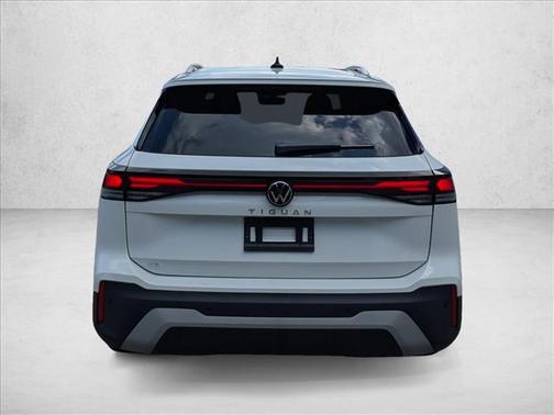 pure white 2026 Volkswagen Tiguan 2.0T SE