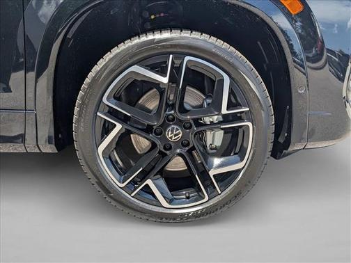 deep black pearl 2026 Volkswagen Tiguan 2.0T SEL R-Line 4MOTION