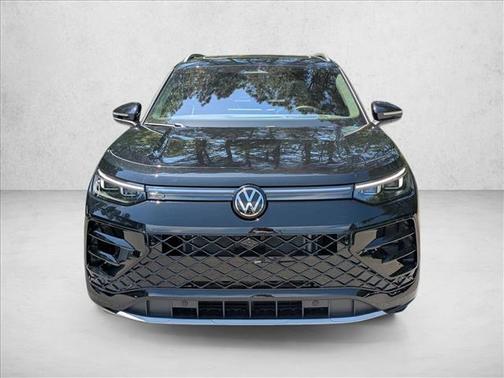 deep black pearl 2026 Volkswagen Tiguan 2.0T SEL R-Line 4MOTION