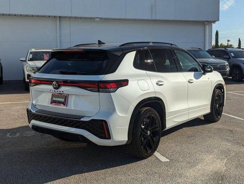 2025 Volkswagen Tiguan 2.0T SE R-Line Black