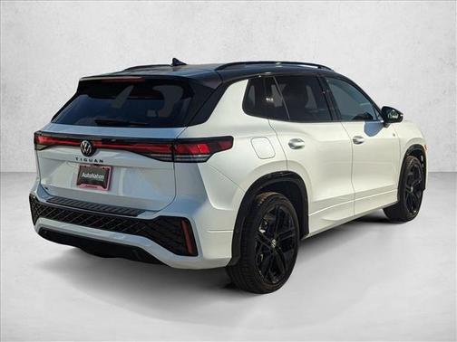 2025 Volkswagen Tiguan 2.0T SE R-Line Black