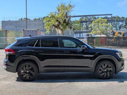 2024 Volkswagen Atlas Cross Sport 2.0T SE w/Technology 4MOTION