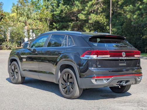 2024 Volkswagen Atlas Cross Sport 2.0T SE w/Technology 4MOTION