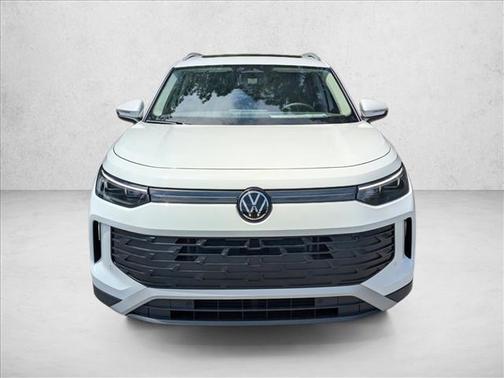 pure white 2026 Volkswagen Tiguan 2.0T SE