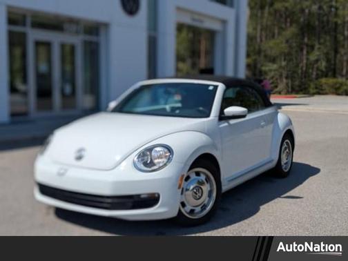 Pure White/Black Roof 2015 Volkswagen Beetle 1.8T