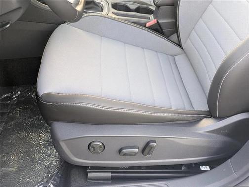 Opal White Pearl 2026 Volkswagen Jetta 1.4T SE