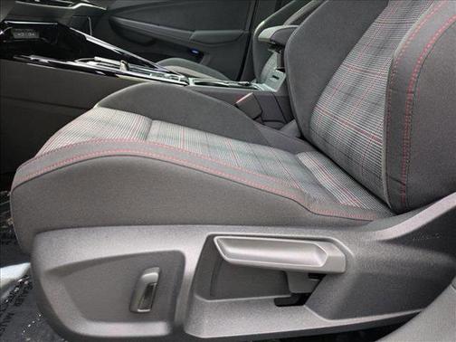 2025 Volkswagen Golf GTI 2.0T S DSG