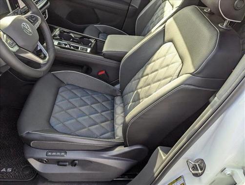 2025 Volkswagen Atlas Cross Sport 2.0T SEL Premium