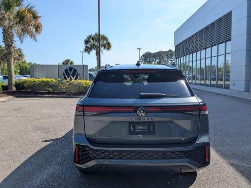 platinum gray metallic 2026 Volkswagen Tiguan 2.0T SE R-Line Black 4MOTION