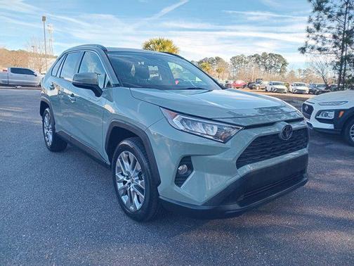 2019 Toyota RAV4 XLE Premium