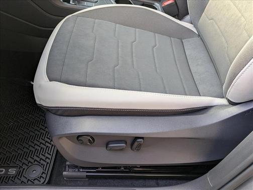 Pyrite Silver Metallic 2026 Volkswagen Taos SE