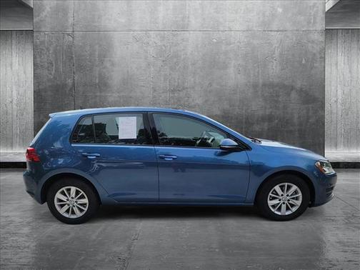 2017 Volkswagen Golf TSI S 4-Door
