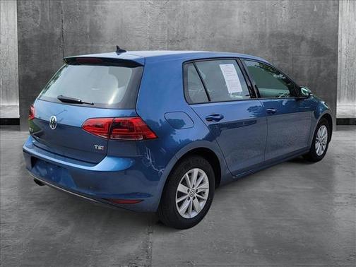 2017 Volkswagen Golf TSI S 4-Door