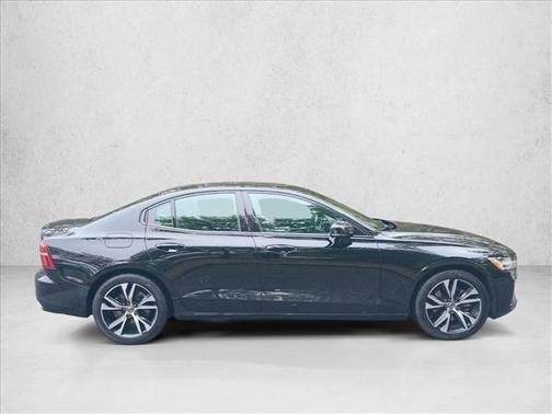 2021 Volvo S60 T5 R-Design