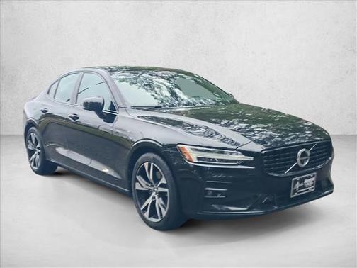 2021 Volvo S60 T5 R-Design