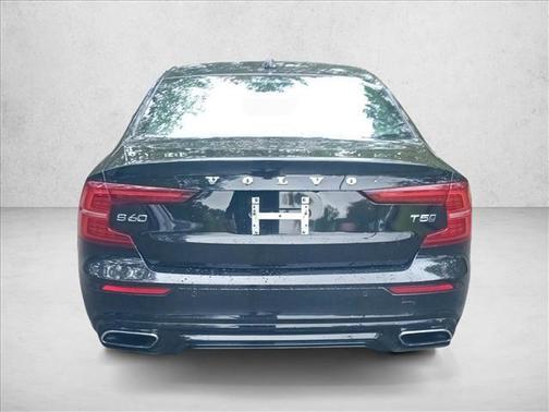 2021 Volvo S60 T5 R-Design