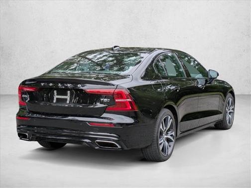 2021 Volvo S60 T5 R-Design