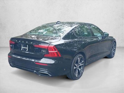 2021 Volvo S60 T5 R-Design