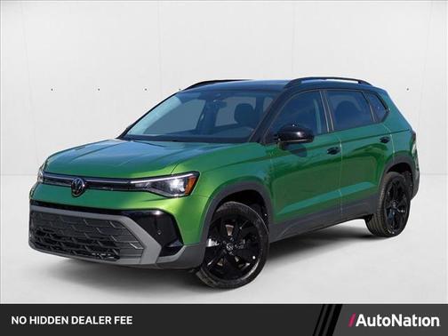 Bright Moss Green Metallic/Deep Black Roof 2025 Volkswagen Taos 1.5T SE Black
