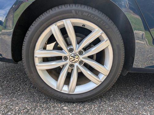 2019 Volkswagen Passat 2.0T Wolfsburg Edition