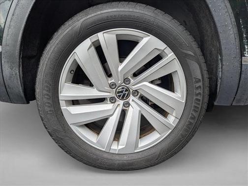 Racing Green Metallic 2021 Volkswagen Atlas 3.6L SEL
