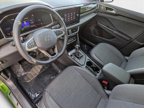 2025 Volkswagen Taos 1.5T SE Black