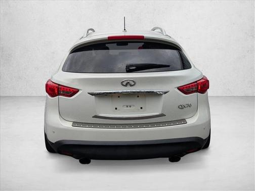 2015 INFINITI QX70 Base