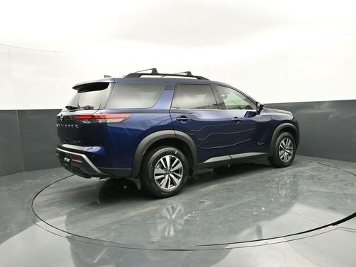 Deep Ocean Blue Pearl 2026 Nissan Pathfinder SL