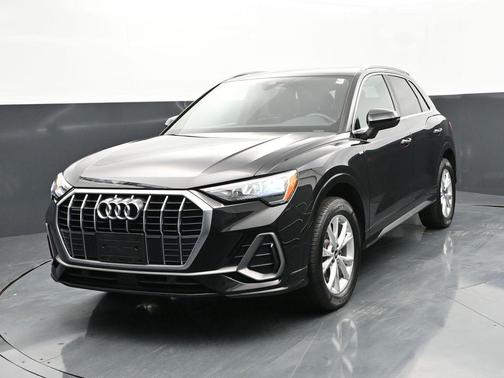 Mythos Black Metallic 2022 Audi Q3 45 S line Premium