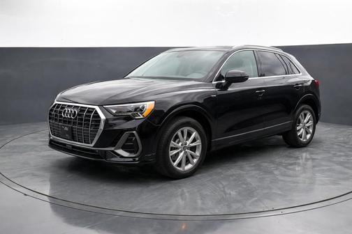 2022 Audi Q3 45 S line Premium