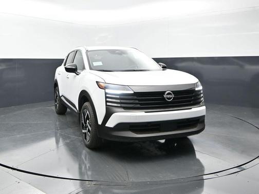 Fresh Powder 2026 Nissan Kicks SV