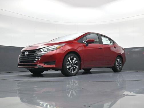 Scarlet Ember Tintcoat 2025 Nissan Versa 1.6 SV