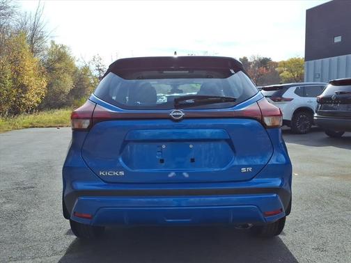 2024 Nissan Kicks SR