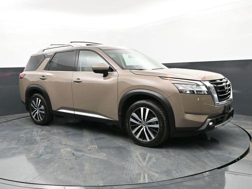 Baja Storm 2024 Nissan Pathfinder Platinum 4WD