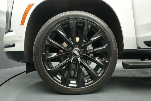 Crystal White Tricoat 2025 Cadillac Escalade Sport Platinum