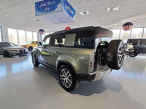 2022 Land Rover Defender 110 SE