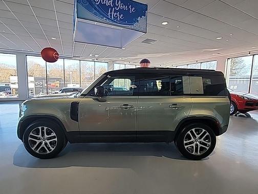 2022 Land Rover Defender 110 SE